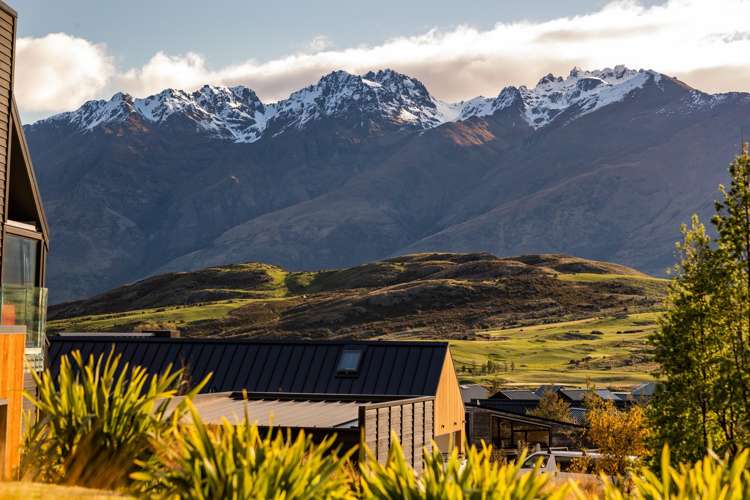 10 Falconer Rise Jacks Point_19