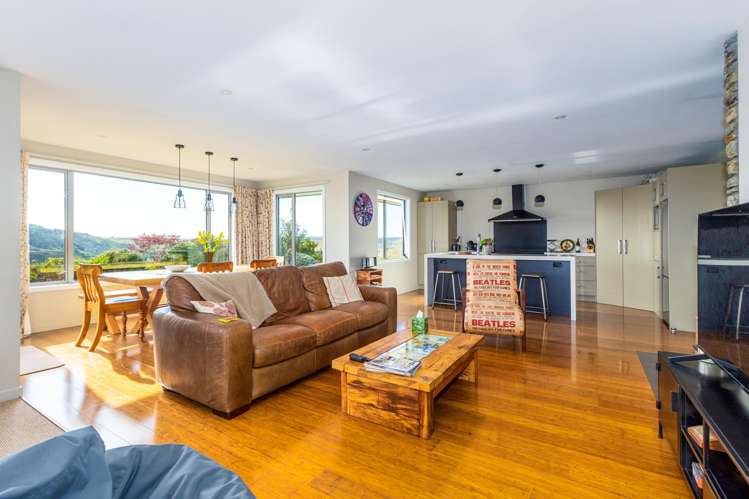 61 Howells Road Maungati_6