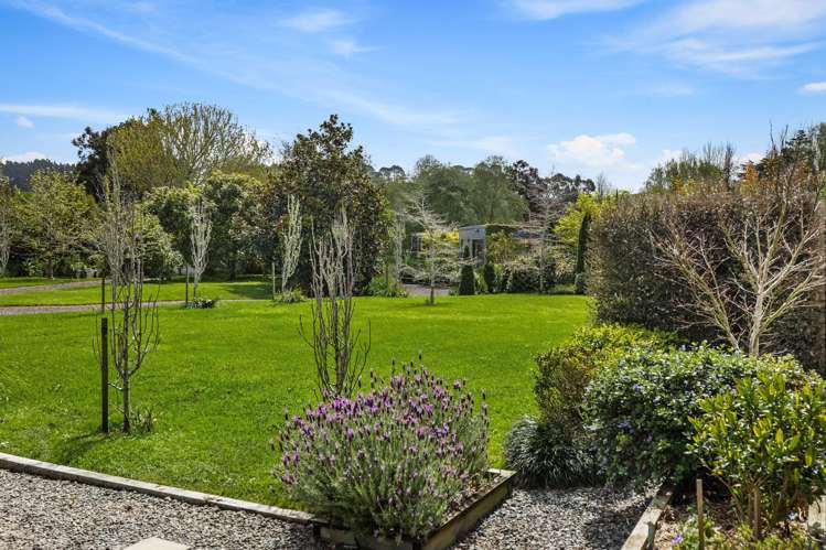 2 Valley Road Waitoki_13