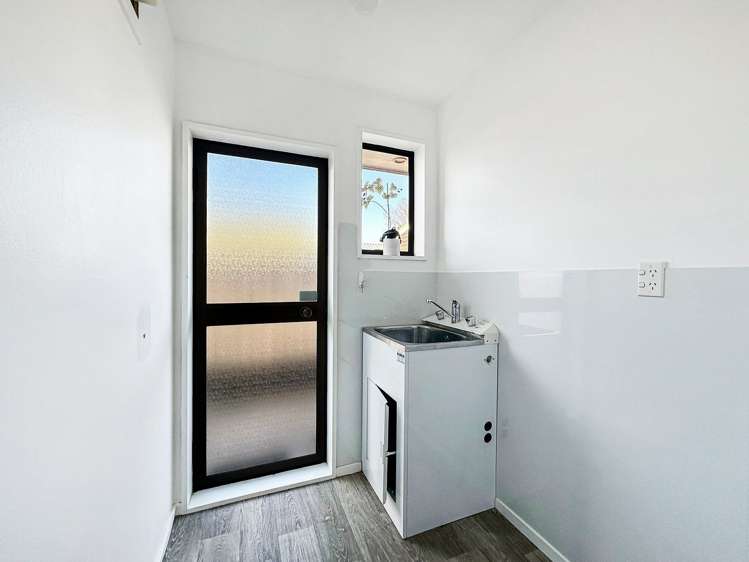 2/6 Pyatt Place Redwood_5