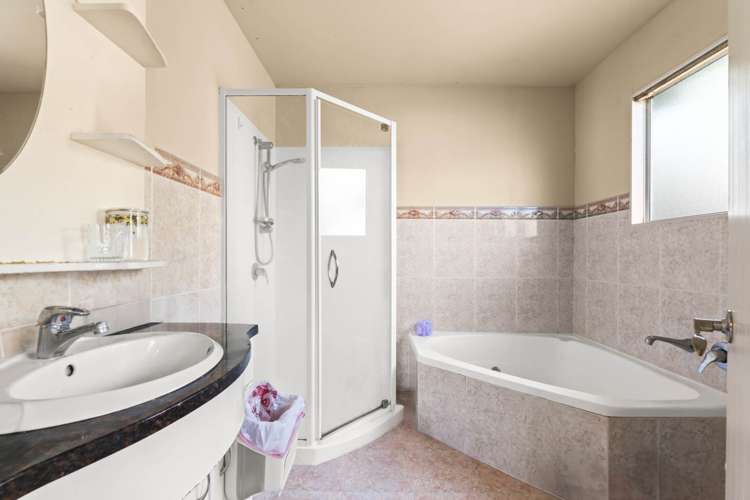 8 Ridge Valley Drive Browns Bay_15