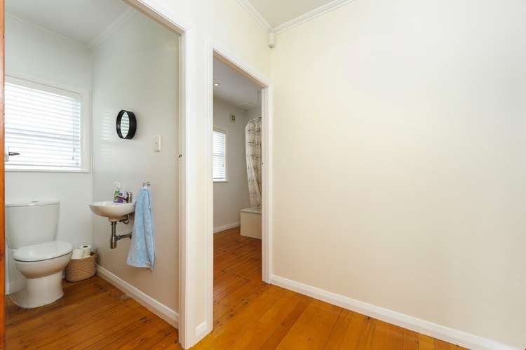 2/31 Clonbern Road Remuera_13