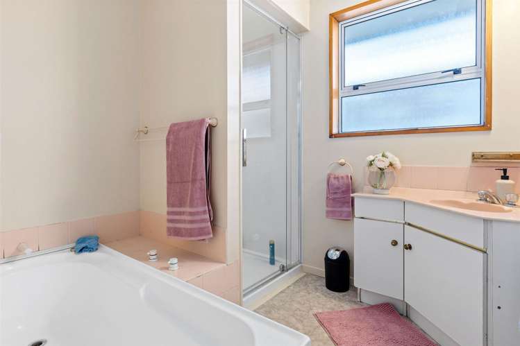 1/11 Rossiter Avenue Redwood_11