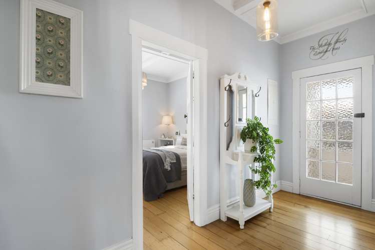 41 Lake Road Devonport_11