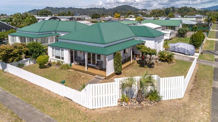 200 Mayfair Avenue Whangamata_0