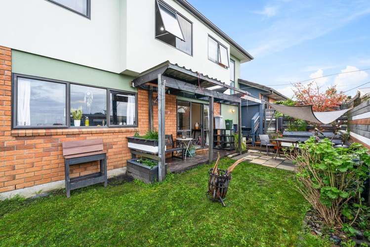 81 Royal Road Massey_17