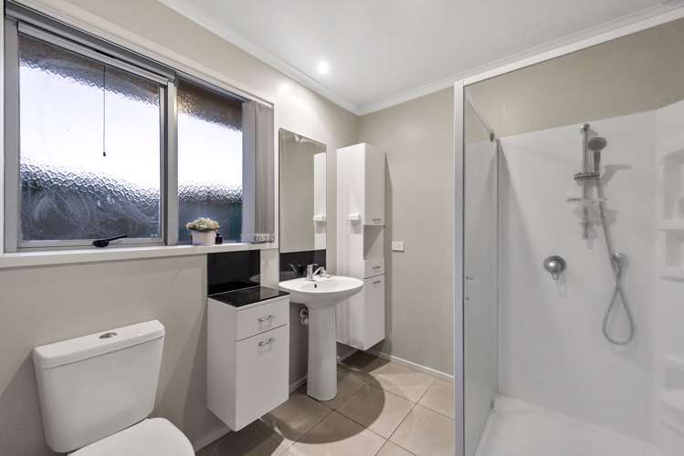 80 Farnborough Drive Grandview Heights_11