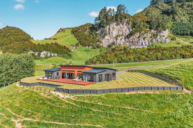 Stunning Lakefront Living