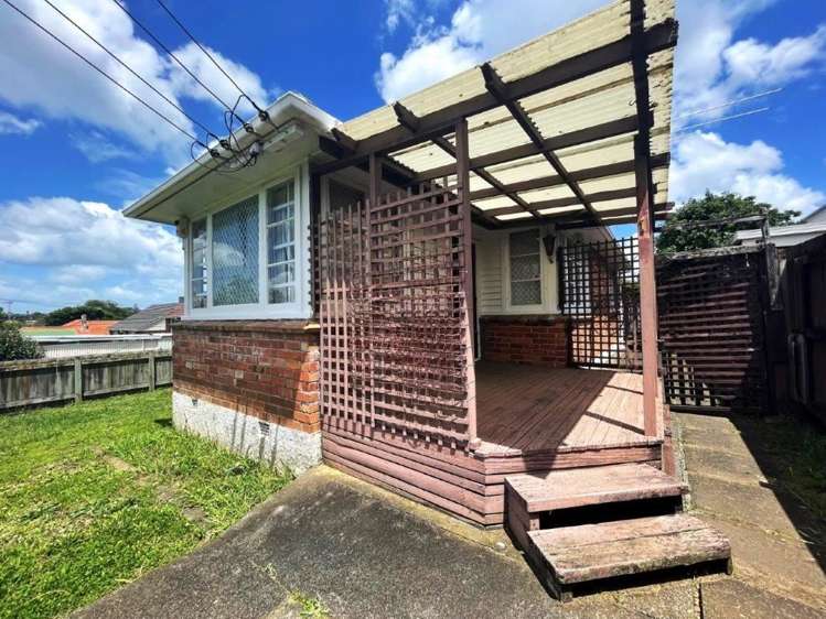 1/3 Hallam Street Mount Albert_2