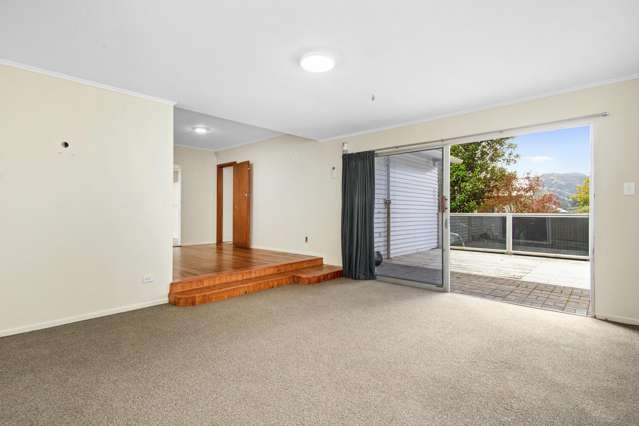 63 Sunny Grove Wainuiomata_4