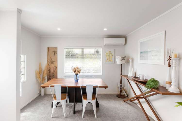 2/16 Knott Road Stanmore Bay_11