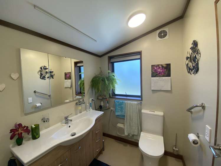 6 Ewing Place Albert Town_8