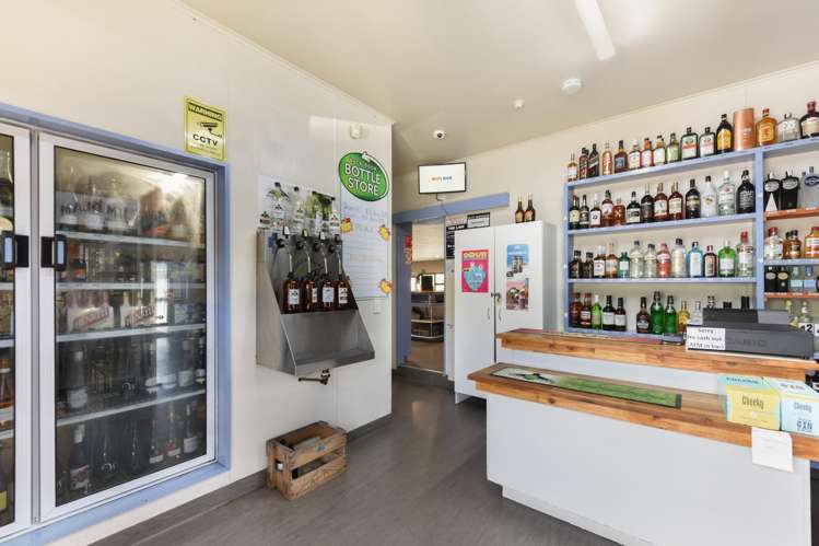 84 Main Road Tapawera_13