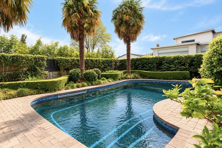 770 River Road Chartwell_24