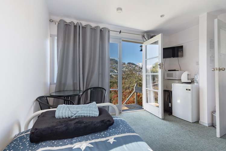 37 Man Street Queenstown_24