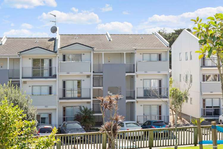 B14/60 Masons Road Oteha_5