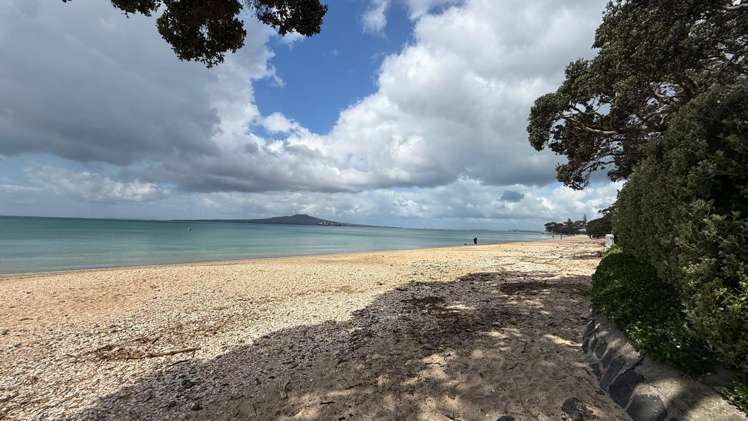 1/10 Blomfield Spa Takapuna_12