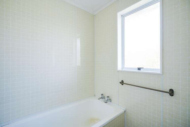 121 Derwent Crescent Glengarry_13