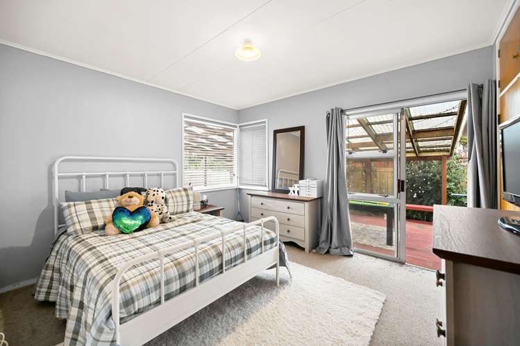 15 Garden Heights Avenue Glenview_11