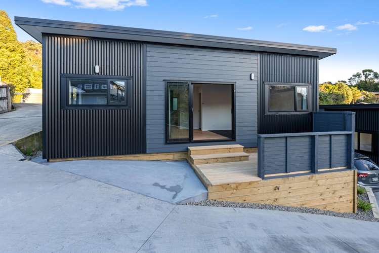 Units 1 and 2/10A Awanui Street Merrilands_38