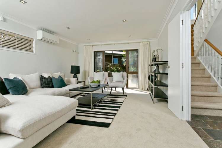 11 Penguin Drive Murrays Bay_4