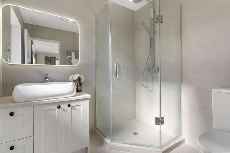 13 Carrygawley Road Flat Bush_19