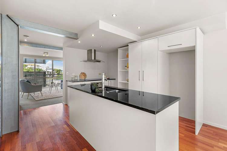 1/142 Onslow Road 11509_3