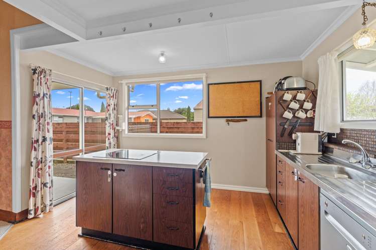 24 Domain Road Otaki_2