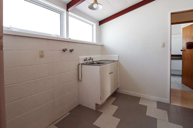 37 Guy Street Dannevirke_25