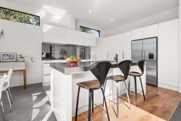 25 Main Road Redcliffs_6