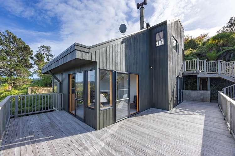 213 Scenic Drive Titirangi_19