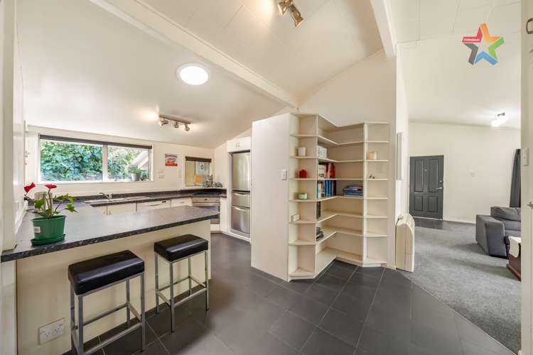 10 Crawford Grove Naenae_9