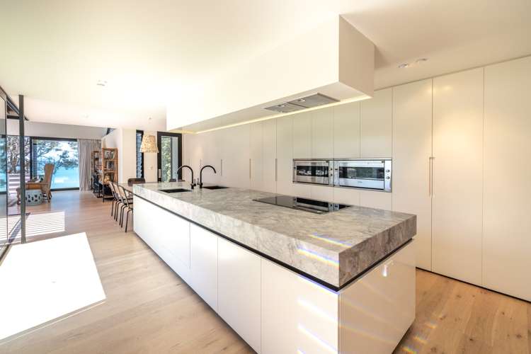 38 Beach Parade Oneroa_11