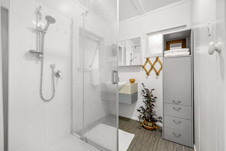 3 Violet Street Raglan_9