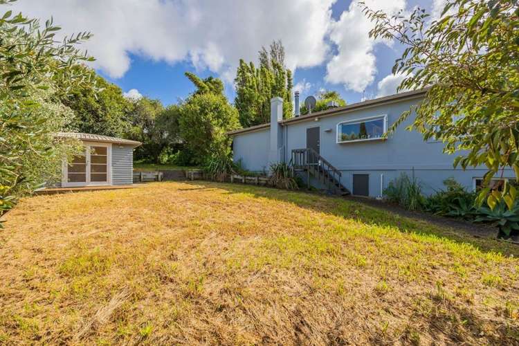 207 Lake Road Belmont_10