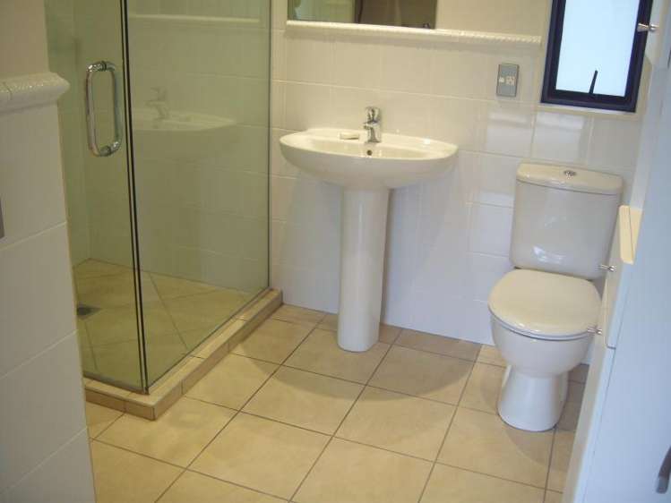 12/7 The Avenue Albany_6