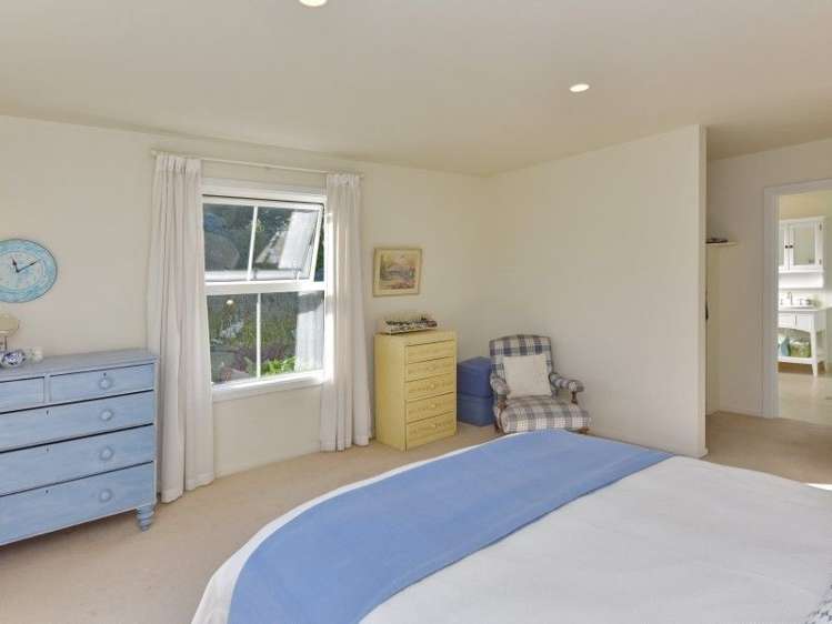 2 Elm Grove Amberley_10