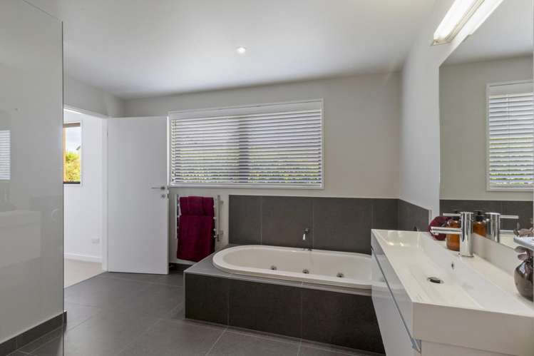 3 Pioneer Court Jacks Point_14