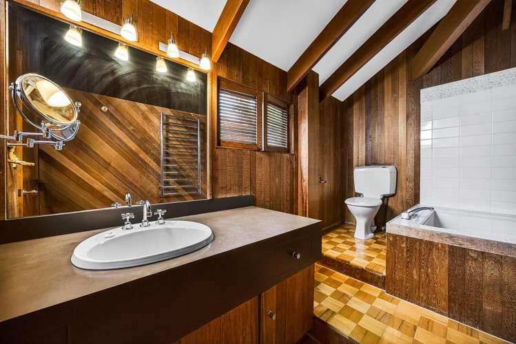 22 Whitby Crescent Mairangi Bay_17