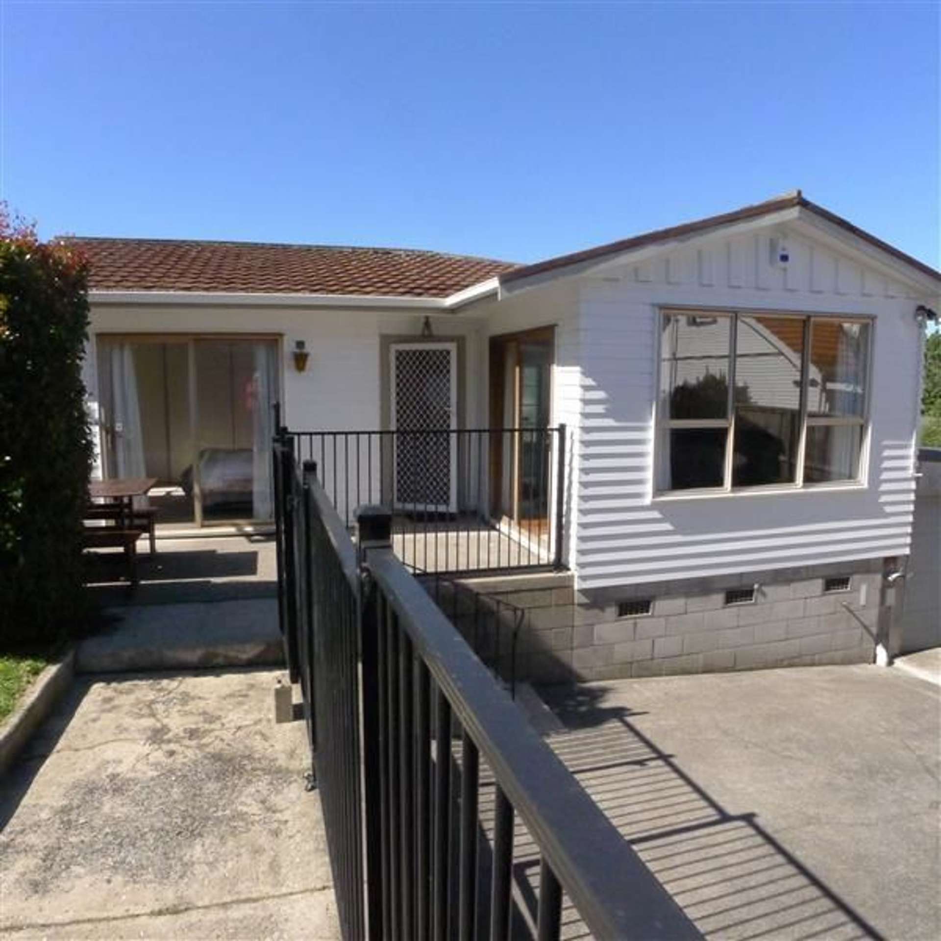 2/62 Allendale Road Mount Albert_0