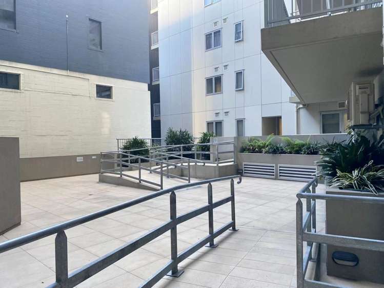 8F/2 White Street City Centre_12