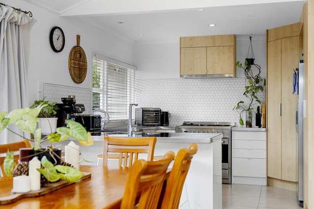 29 Chesham Avenue Waipahihi_3