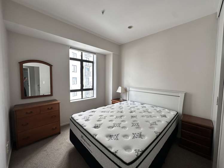 5C/50-52 Eden Crescent City Centre_7