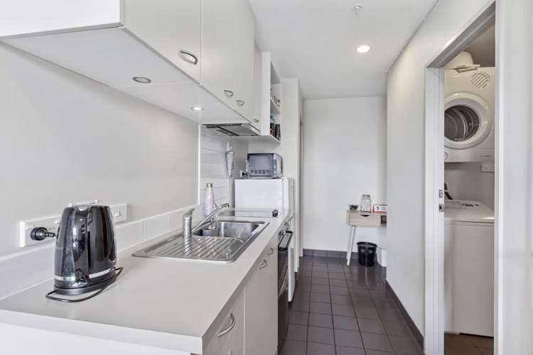 402/17 Amersham Way Manukau_7