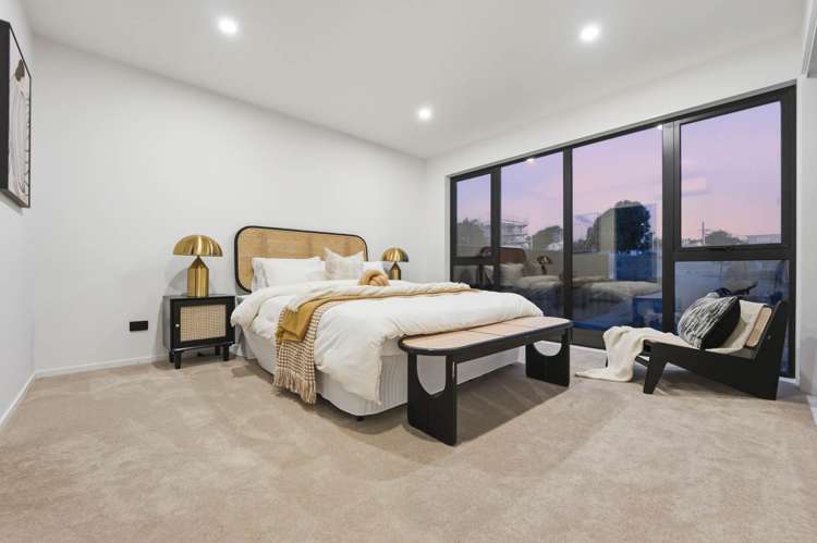 13 Torino Street Pt England_29