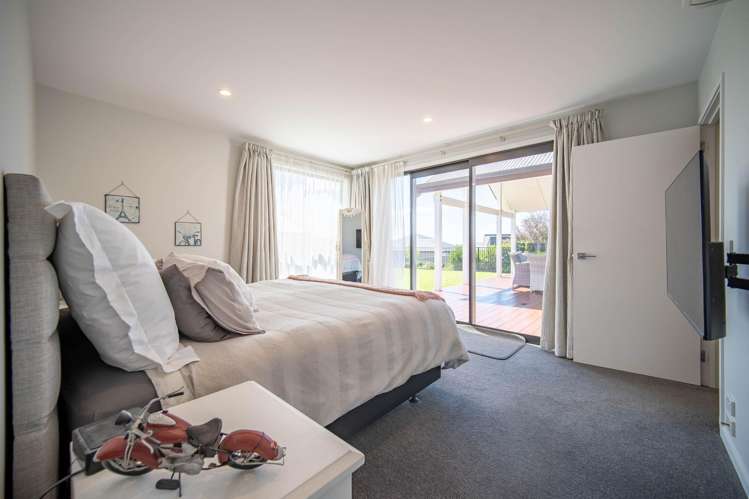 18 Sabine Drive Richmond_10