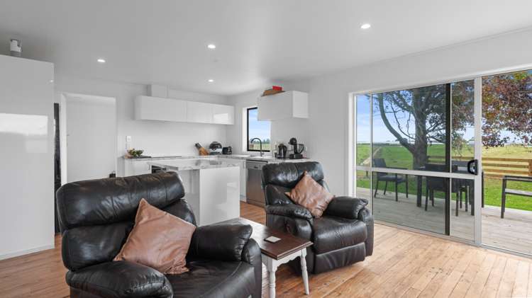 92 Ohinepanea Road Pukehina_8