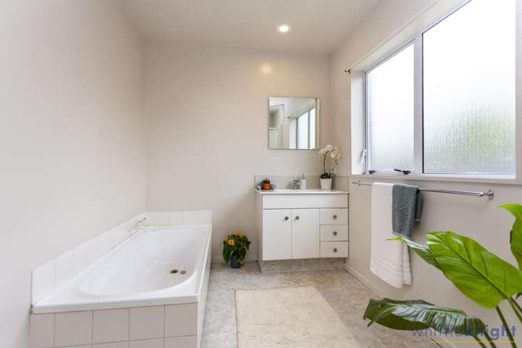 2/54 Tilford Street Woolston_17