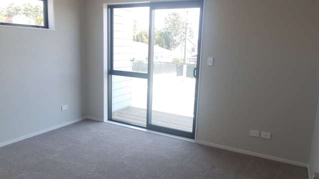 2/30 West Coast Road Glen Eden_4