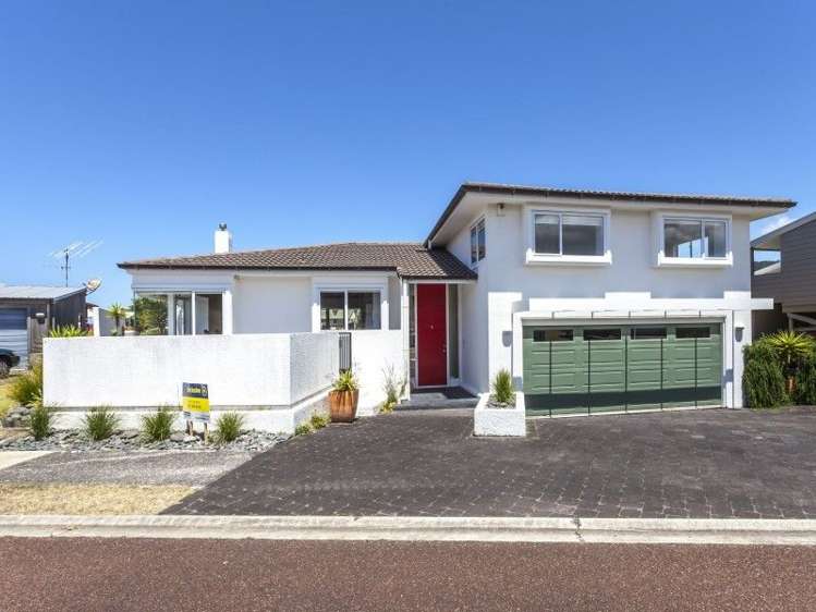 5 Braddock Grove Pauanui_1